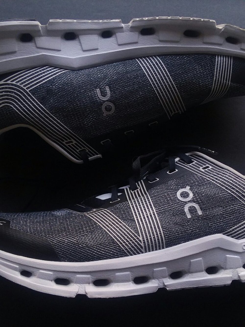 On Cloud Running Trainers Shoes Reflective Trim Logo Runners Gym Beach Work Out - Picture 11 of 13